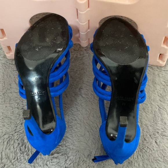 Shoes - Picture 4 of 4